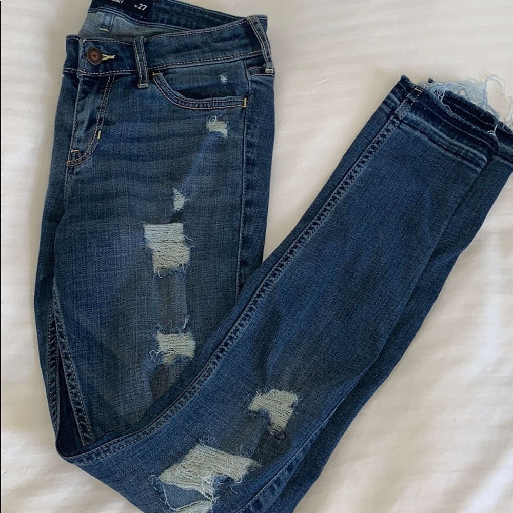 Hollister skinny, low rise ripped jeans